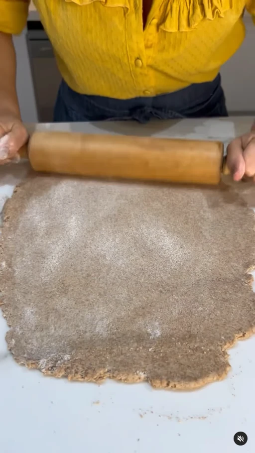 Tarta capresse con masa casera integral, receta de Jimena Monteverde