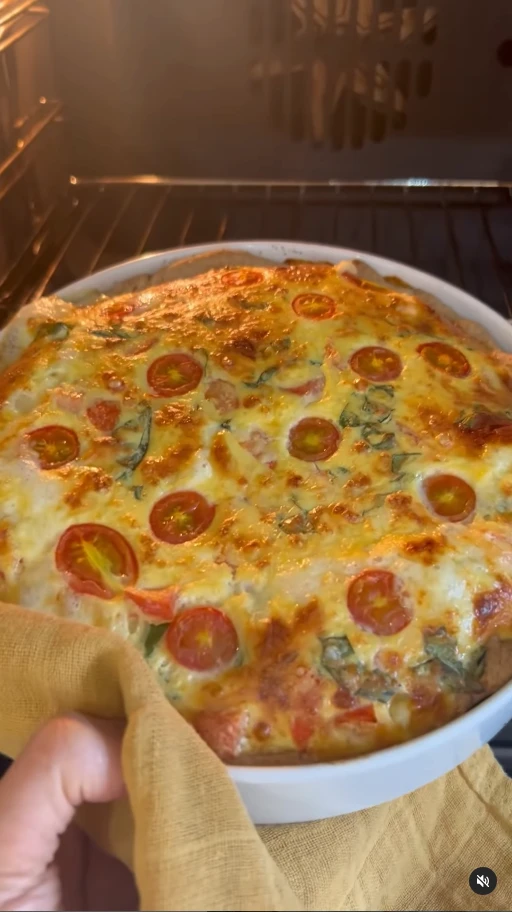 Tarta capresse con masa casera integral, receta de Jimena Monteverde