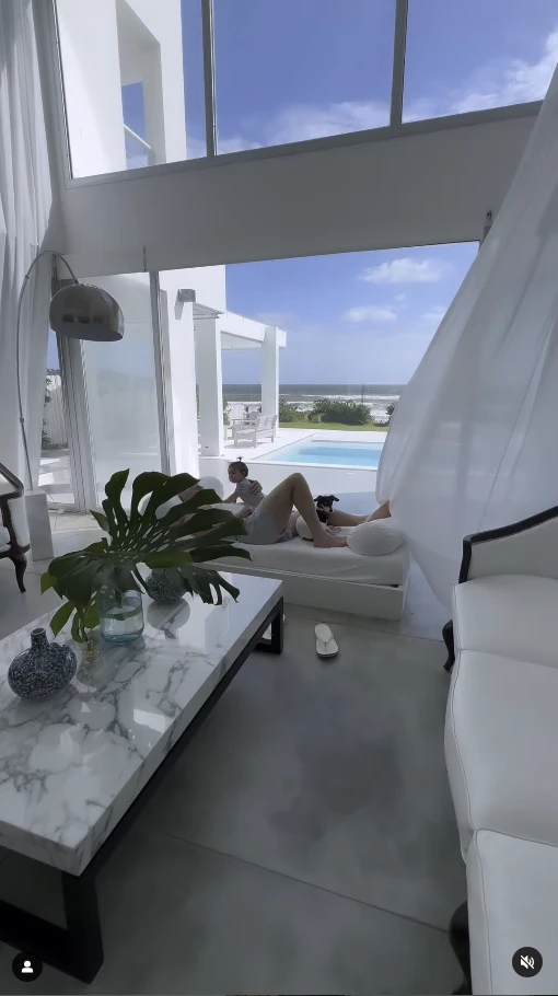 La espectacular mansión marítima de Barby Franco y Fernando Burlando en Punta del Este