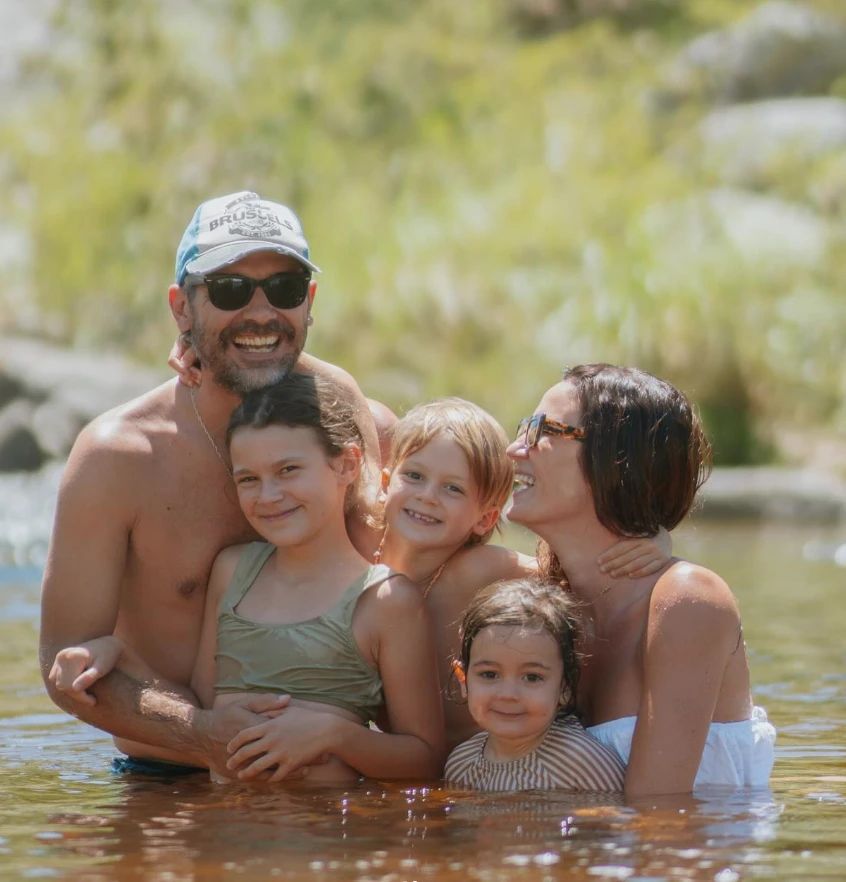 Pedro y Paula con sus hijos en sus vacaciones en Córdoba