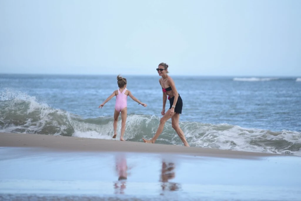 Sin el Cholo Simeone, Carla Pereyra pasa sus días en Punta del Este junto a sus hijas