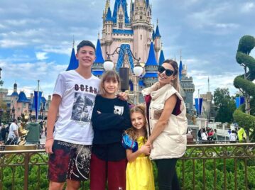 Las fotos de las vacaciones de Evangelina Anderson junto a su familia en Disney foto: ig
