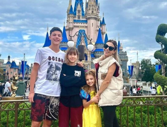 Las fotos de las vacaciones de Evangelina Anderson junto a su familia en Disney