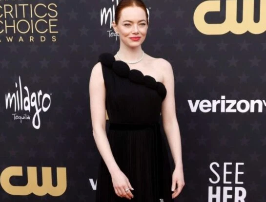La emoción de Emma Stone en los Critics Choice Awards: “Tuve que desaprender muchas cosas”