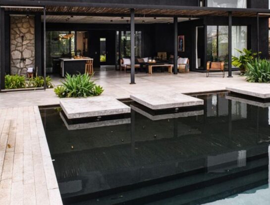 Alerta tendencia: piletas en total black, ¿sí o no?