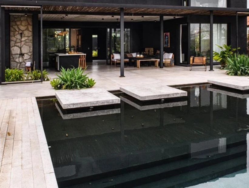 Alerta tendencia: piletas en total black, ¿sí o no?