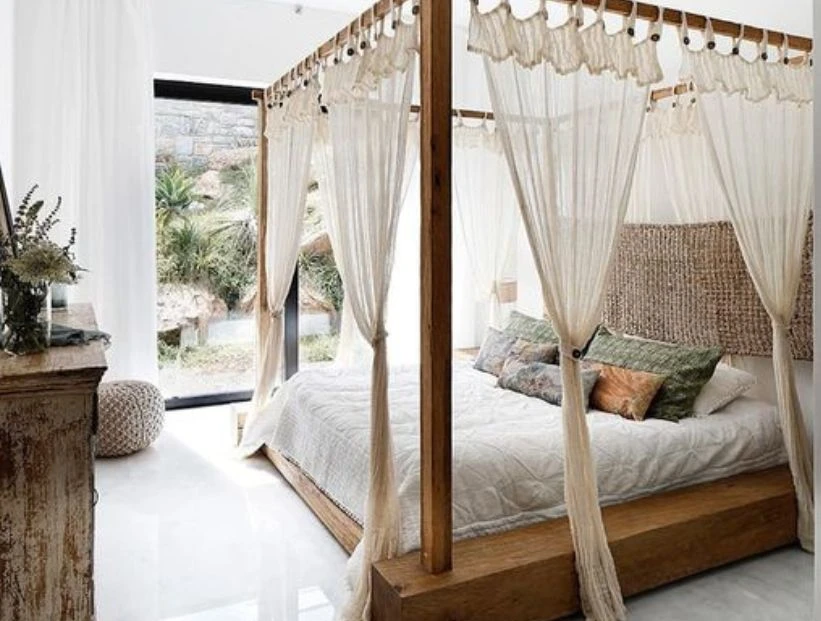 Alerta tendencia: vuelven las camas con dosel y se consagran como la opción más chic para decorar el dormitorio