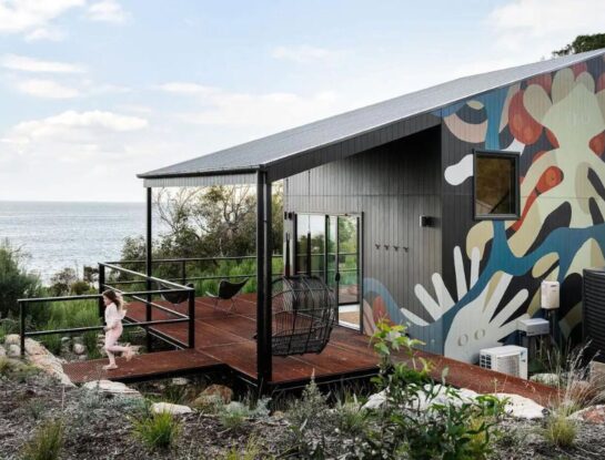 Así es la casa de playa sostenible y eficiente que se puede alquilar por día