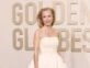 El sutil y bien femenino bordado en el look de Gillian Anderson para los Golden Globes foto: fotonoticias