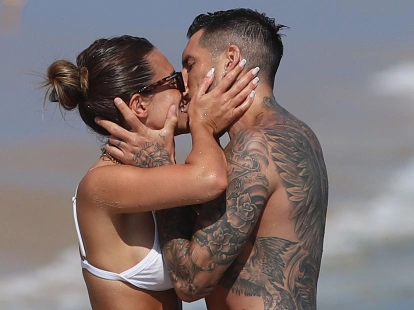 Las fotos de Cami Homs junto a su novio, José Sosa, en las playas de Punta del Este