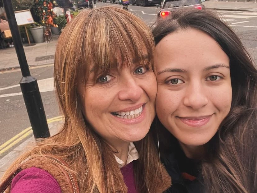 La felicidad de Gabriela Arias Uriburu: Jena, su nietita, recibió el alta foto: ig