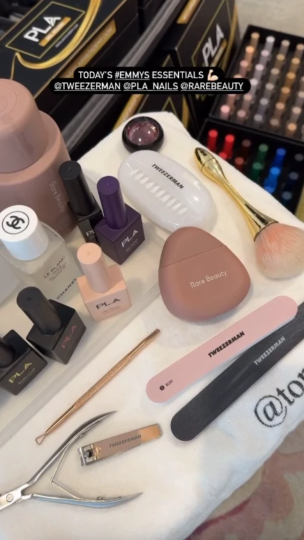 Emmys 2024: Selena Gomez sorprende con la manicura que será tendencia