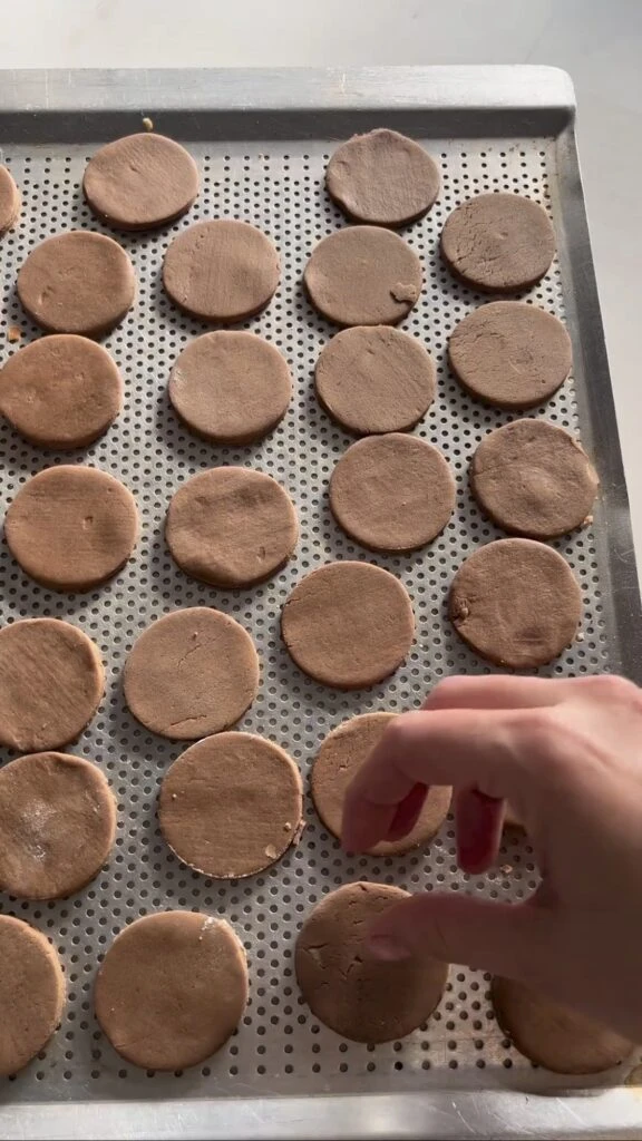 Esta es la receta más fácil para hacer alfajores. Foto: Instagram. 