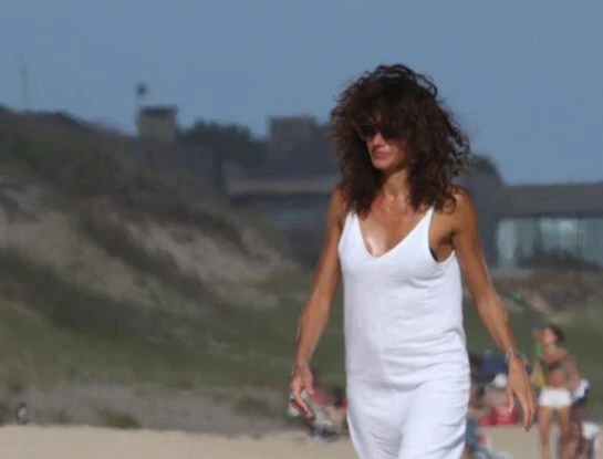 Las fotos de Flor Raggi en las playas de Punta del Este: así está hoy la top model de los 90 y esposa de Nicolás Repetto