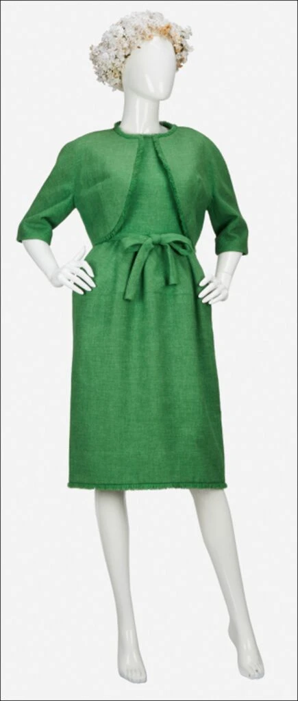 De un vestido de Lady Di a un traje de Grace Kelly y un look de Carrie Bradshaw subastan los diseños más icónicos de divas y royals