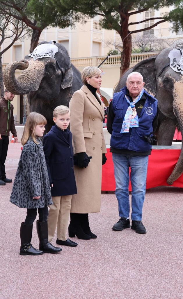 El look fashionista de Gabriella de Mónaco, quien ya a sus 9 años porta el charme de su familia