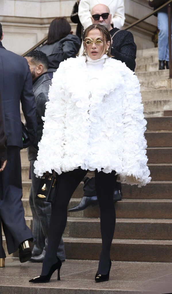 El increíble cambio de look de Jennifer Lopez para la Semana de la Alta Costura