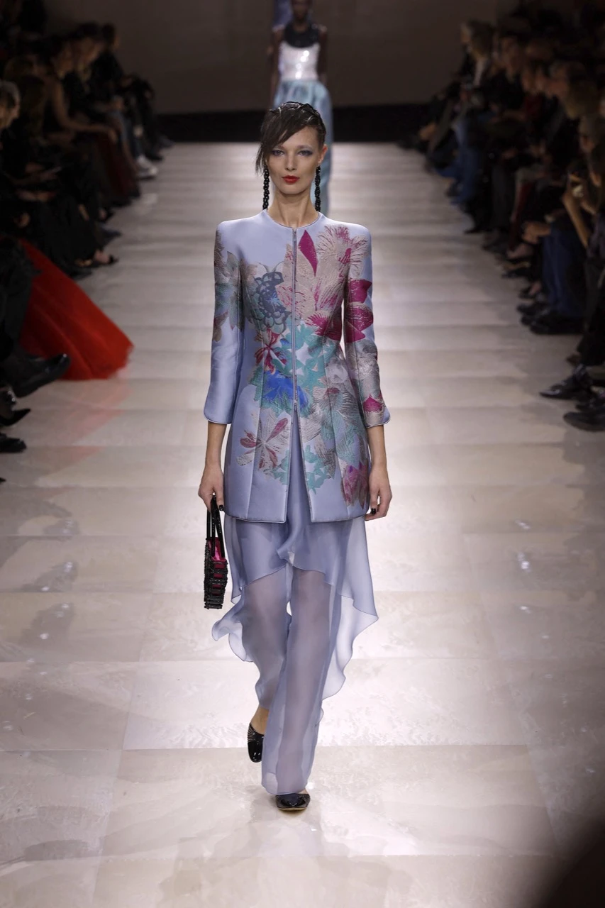 Desfile Giorgio Armani "colección Alta Costura primavera Verano 2024"