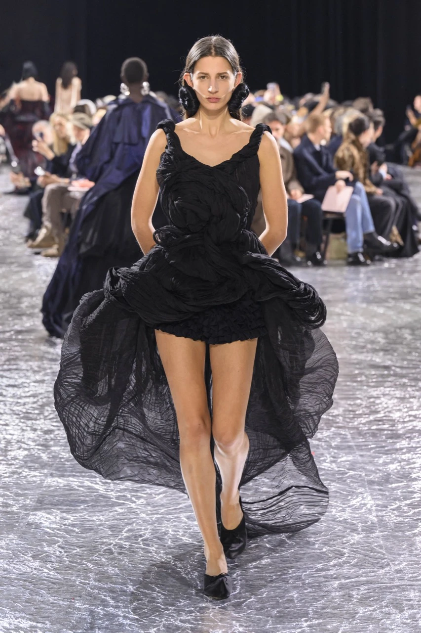 Jean Paul Gaultier x Simone Rocha desfile Alta Costura otoño invierno 2024/2025