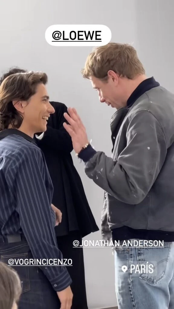 Enzo Vogrincic, la estrella de “La sociedad de la nieve”, junto a JW Anderson en París