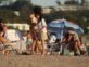Las fotos de Lali Espósito tomando mate en las playas de Punta del Este junto a Vera Spinetta