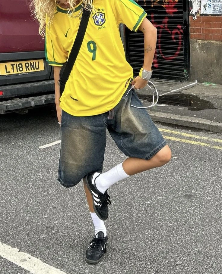 Cómo se lleva el estilo blokette que marca tendencia en el street style y se volvió viral en TikTok