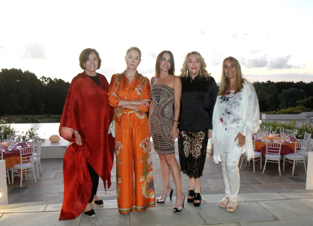 La comision directiva de amigos del moderno junto a Paola Marzotto. Chantal de Erdozain, Ines Etchebarne, Andrea Arditi Schwartz, Celilia Nuñez de Lamelas