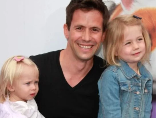 El drama que vive la esposa del actor de Indiana Jones: perdió a su marido, Christian Oliver, y a sus dos hijas en un accidente aéreo