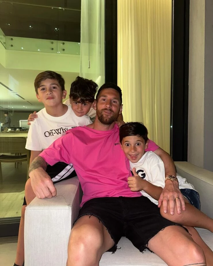 Leo Messi y sus hijos