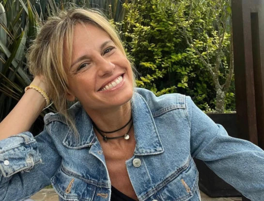 Mariana Fabbiani brilló con un look muy original en la pileta