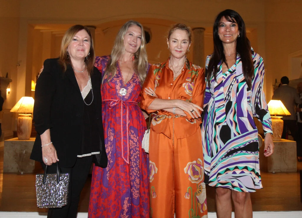 Marisa Koiffman miembro de la Comision Directiva de Amigos del Moderno, Ana Rusconi, Paola Marzotto,Silvana Belizan