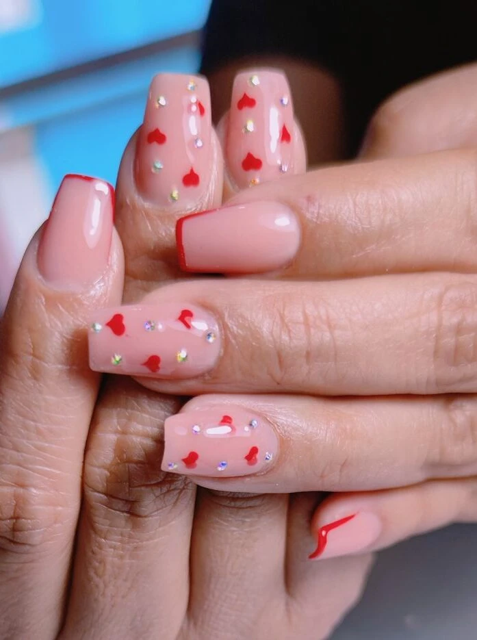 Así se llevan las ‘lover nails’, la manicura perfecta para celebrar este Día de los Enamorados