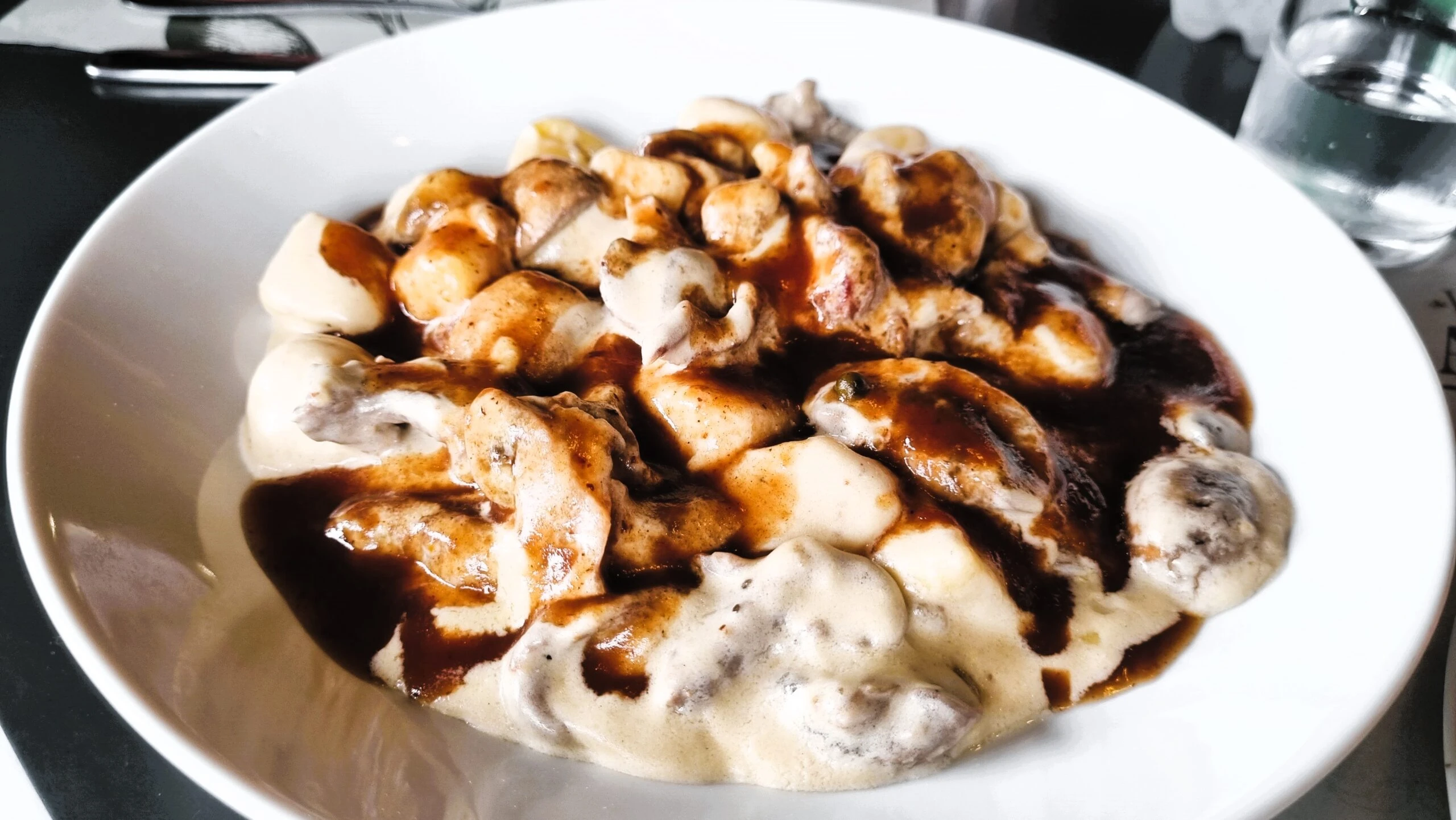 Ñoquis con salsa de carne