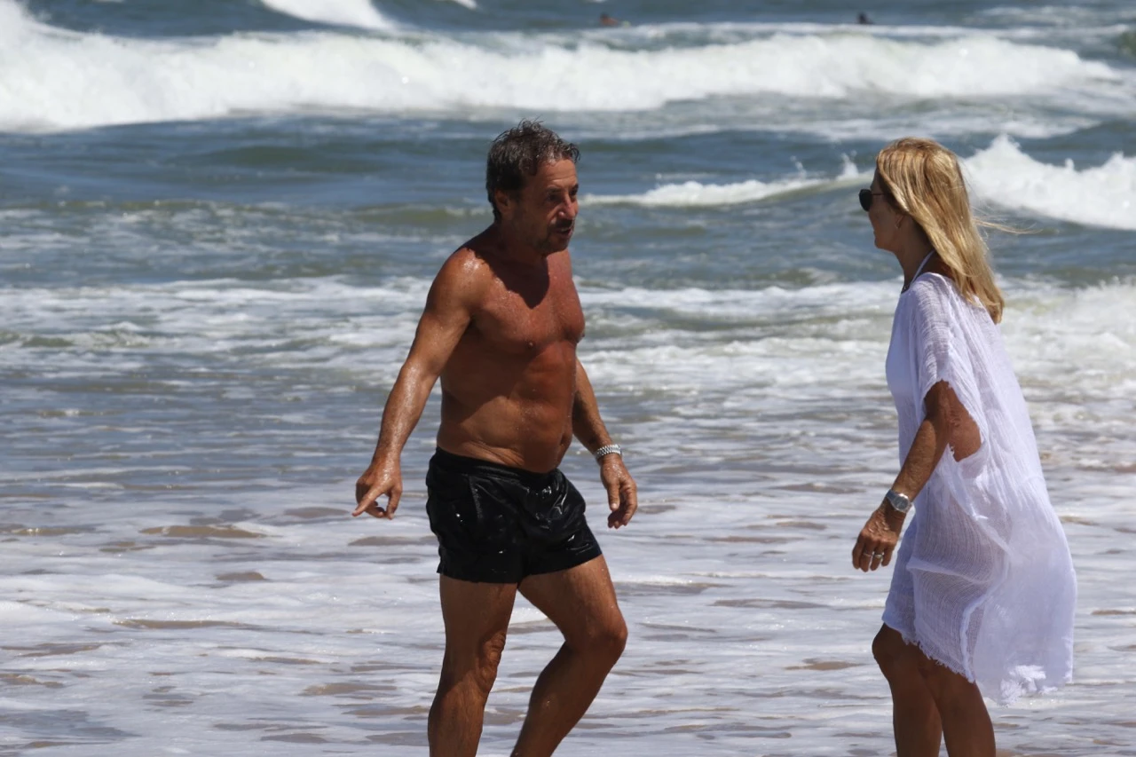 Ricky Sarkany y su mujer de vacaciones en Punta del Este