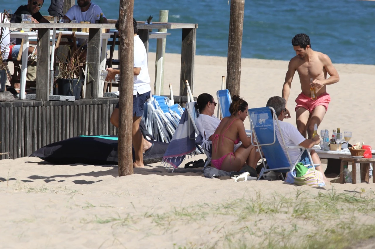 La familia Darín en la playa