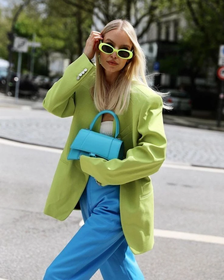 Nicole Neumann marca tendencia en las calles de Madrid con el verde menta, el color furor del 2024