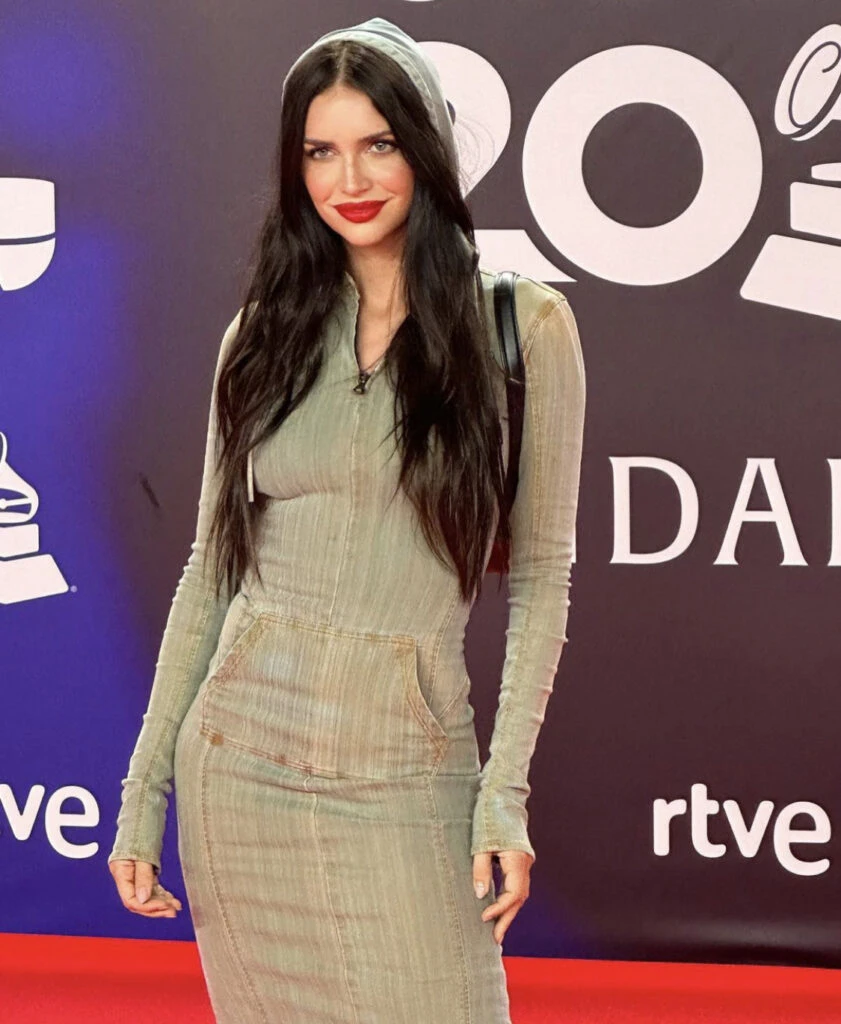 Coincidencia fashion: Zaira Nara y Tini Stoessel usaron el mismo vestido. Foto: Instagram.