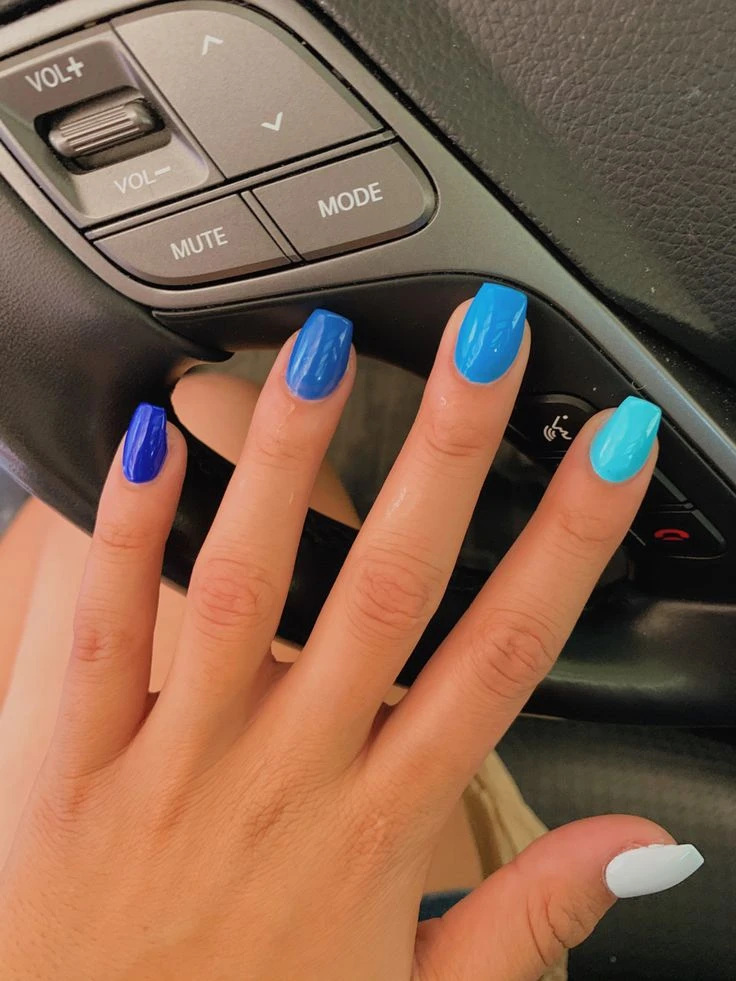 Uñas azul