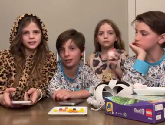 Los hijos de Wanda Nara se adueñaron del celular de su mamá, hicieron un vivo y la mandaron al frente