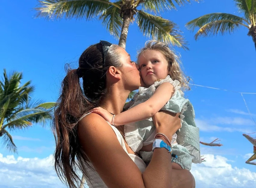 Noche de pijamada: el hermano de Pampita compartió tiernos momentos con Ana García Moritán