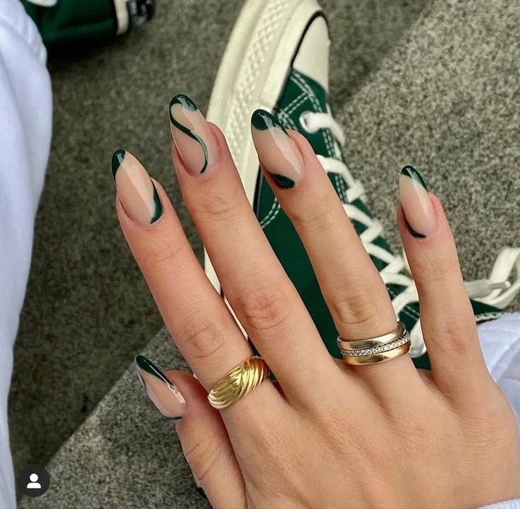 Cuáles son los colores de uñas que ya no veremos este 2024