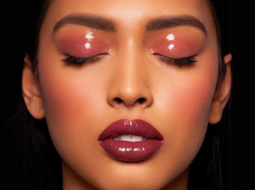 Qué son los glossy eyes: la tendencia en makeup que va a arrasar este 2024