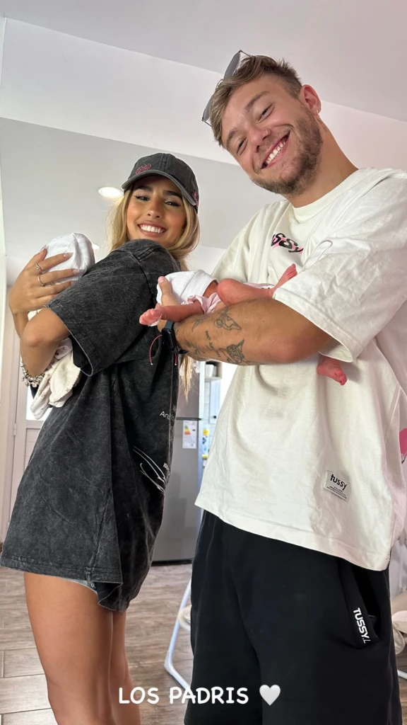 Las fotos del alta de Laia y Aimé: las gemelas de Daniela Celis y Thiago Medina ya están en su hogar