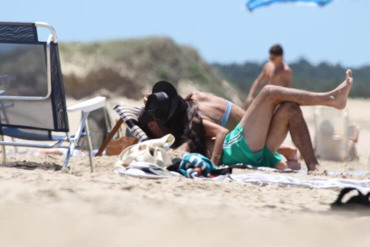 Las fotos de Zaira Nara y Facundo Pieres en las playas de Punta del Este