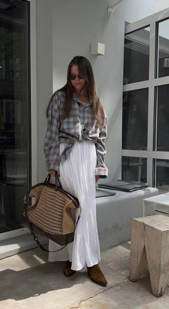 _looks del tstreet style con camisa escocesa