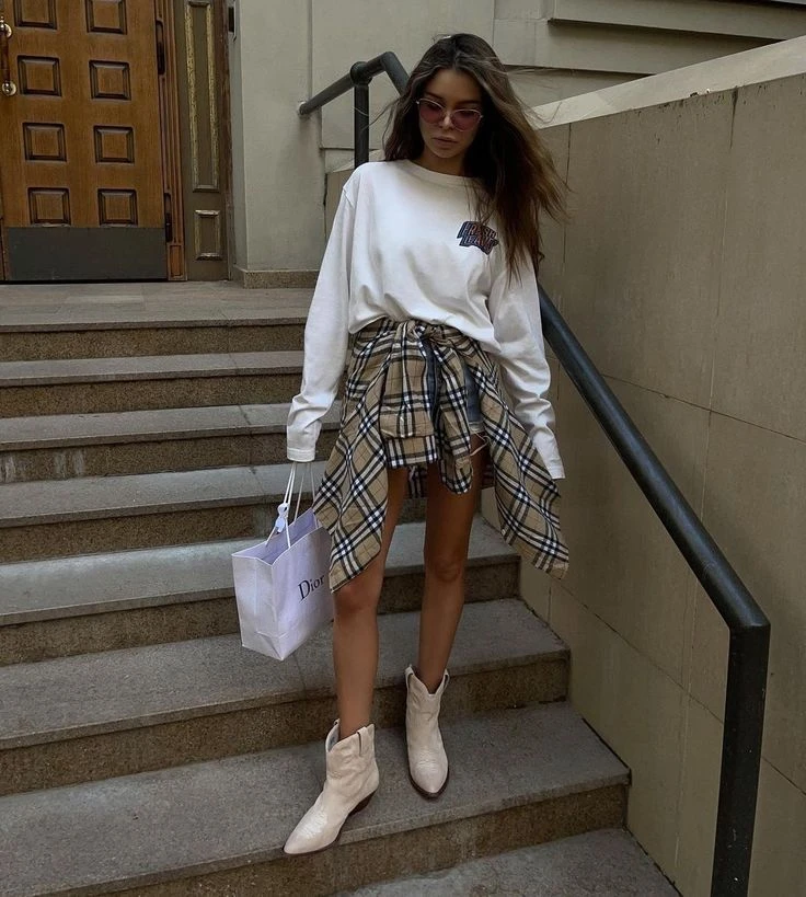 _looks del tstreet style con camisa escocesa