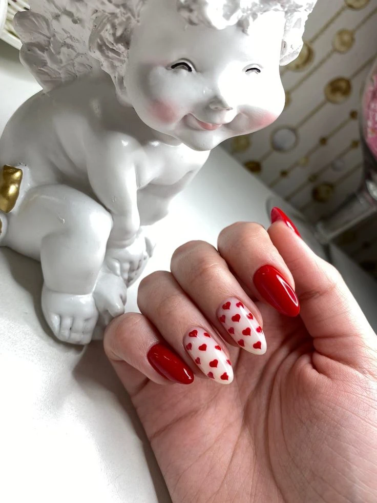 Así se llevan las ‘lover nails’, la manicura perfecta para celebrar este Día de los Enamorados