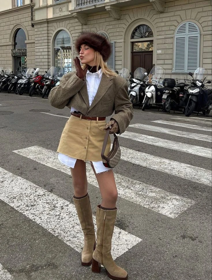 Guía de estilo: así se usan las prendas con peluche, que enamoran a la tendencia mob wife