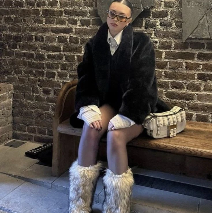 Guía de estilo: así se usan las prendas con peluche, que enamoran a la tendencia mob wife