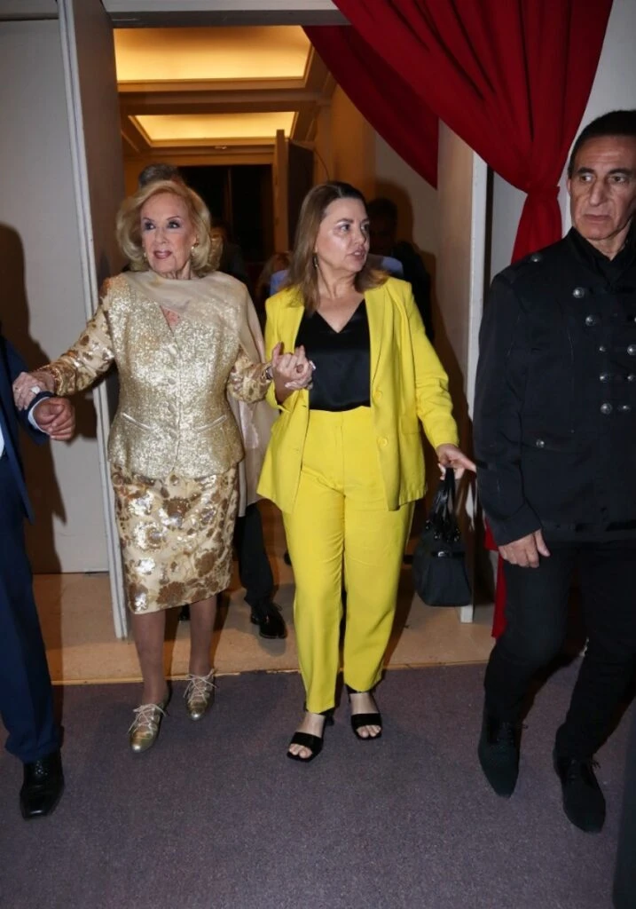 Mirtha Legand brilló en la noche de Mar del Plata y llevó uno de sus ítems de moda preferidos